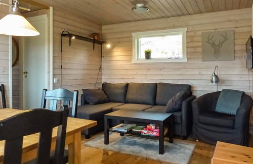 Kittelfjall House | Inviting 2 Bedroom Retreat in Dikanäs with Lake Views