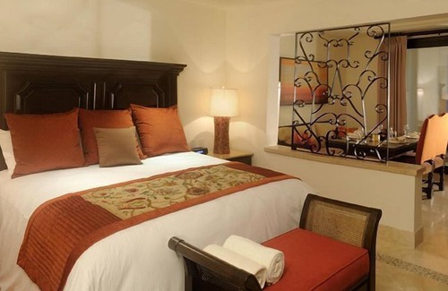 Marina Hotel | Ideal 2 Bedroom Unit for Family Getaways & Relaxation