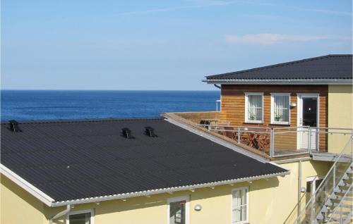 Sandkaas Apartment | Cozy Apartment in Allinge with Wifi & Family-Friendly Perks