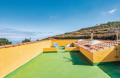 Icod el Alto House | Cozy 2-Bedroom Retreat in Icod el Alto, Pet-Friendly Stay