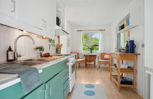 Kalundborg House | Bright Beachside Cottage with Ocean View and Family Amenities