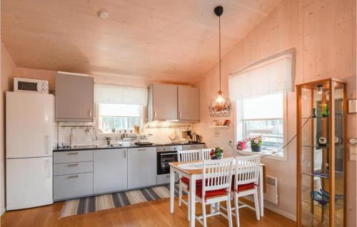 Asensbruk House | Charming Lake View Retreat in Sensbruk for Families