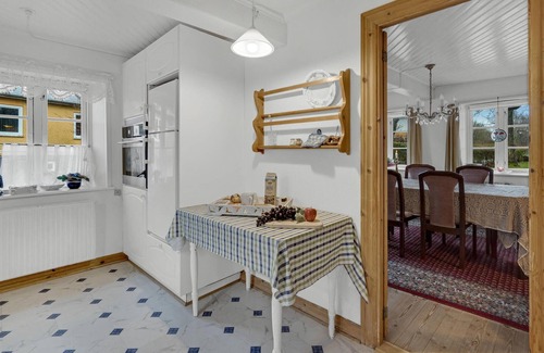 Krusaa House | Romantic Thatched Cottage with Spa & Breakfast Included