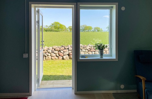 Lottorp House | Cozy 2-Bedroom Retreat in Beautiful Löttorp with Ocean Views