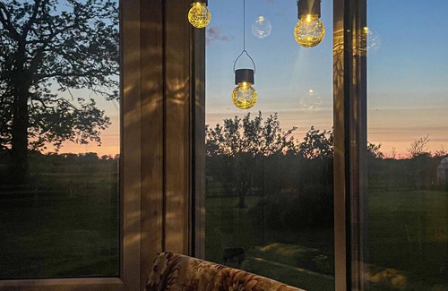 Lottorp House | Cozy 2-Bedroom Retreat in Beautiful Löttorp with Ocean Views