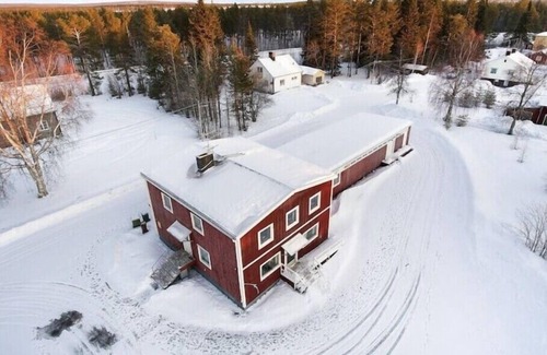 Langtrask Apartment | Cozy 2-Bedroom Apartment with Free Wi-Fi and Parking