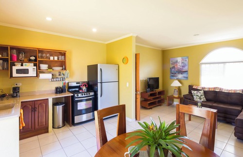 Ciudad Colon Apartment | 2-bedroom apartment in charming Cuidad Colon with WiFi.
