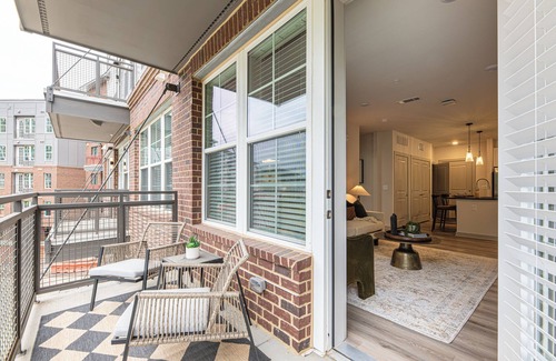 Knoxville Apartment | 2 Bedroom Apartment-Across the River from Neyland Stadium