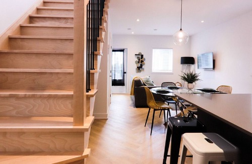 Terrebonne House | Spacious 2-Bedroom Apartment for Families and Pets