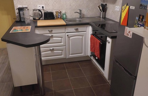 Chamarande Apartment | Pet-Friendly Vrbo Property with Spa and Breakfast Options