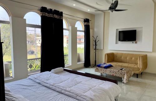 Mirpur House | 2 Bedroom Apartment in Citi Housing Jhelum, Global Glory by Sehrash Holiday Homes