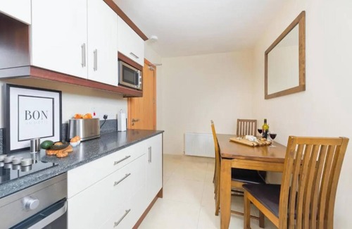 Dublin Apartment | 2 Bedroom Apartment in Dublin 1 Sleeps 6