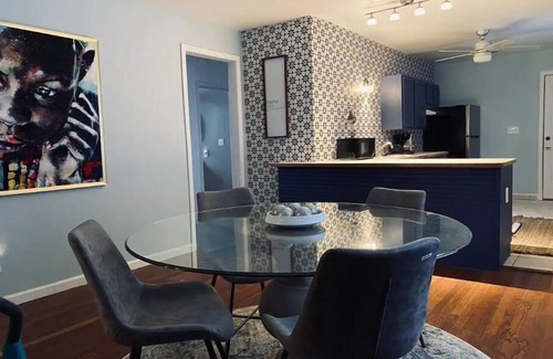 Grand Traverse District Apartment | Comfortable 2 Bedroom Apartment in Downtown Flint