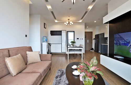 Ngoc Khanh Apartment | 2-bedroom apartment in enchanting Vinhomes Metropolis