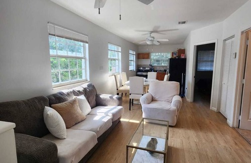 West Little River Apartment | Child-Friendly Vrbo Property: Your Perfect Family Getaway