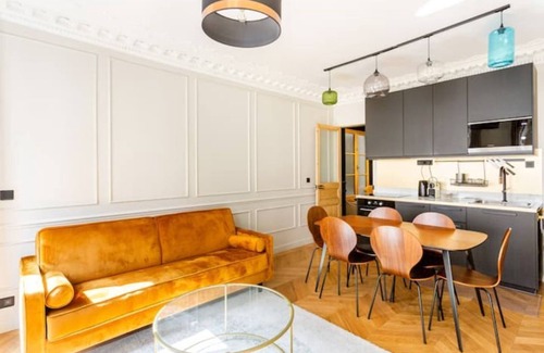Quartier du Faubourg-Montmartre Apartment | Inviting Vrbo Property with Spa, Breakfast & Family Fun