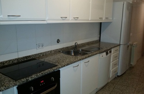 Foz do Douro Apartment | Cozy 2 Bedroom Apartment Steps from Foz do Douro Market