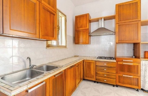 Capilungo Apartment | Family-Friendly Vrbo Property with Kitchen and Hot Tub