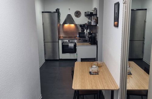 Calenberger Neustadt Apartment | 2-Bedroom Apartment Near Steintor & Hauptbahnhof