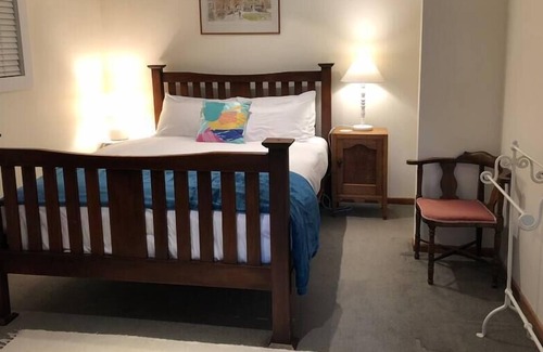 Kelvin Heights Apartment | 2 Bedroom Apartment near the Beach & Golf Course