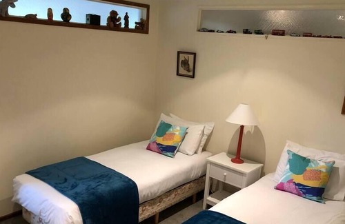 Kelvin Heights Apartment | 2 Bedroom Apartment near the Beach & Golf Course