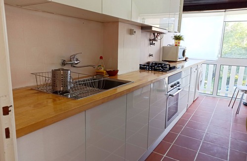 Carcavelos Apartment | Cozy 2 Bedroom Apartment with Ocean View in Carcavelos