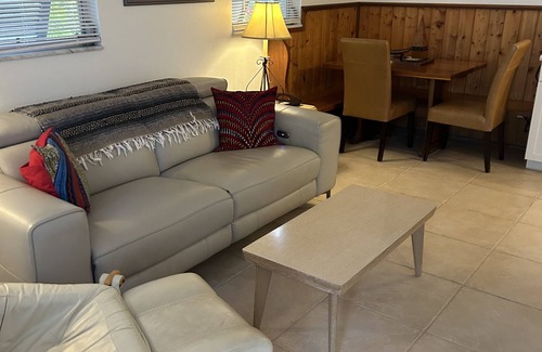 Captiva Apartment | Beachside 2 Bedroom Apartment with Pool and Ocean Views