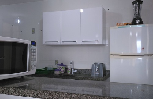 Praia do Morro Apartment | Cozy 2 Bedroom Apartment in Praia Center Mall Building