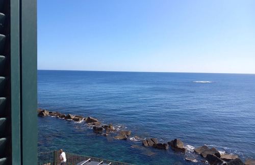 Ortigia Apartment | Seaside 2-Bedroom Apartment in Historic Ortigia, Syracuse