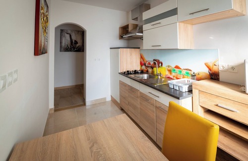 Bled Apartment | 2-bedroom apartment with AC, WiFi - 50 m near Lake Bled with extra entrance