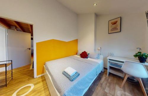 Ixelles Apartment | Stylish 2 Bedroom Apartment with Rooftop Terrace, Rated 9.2