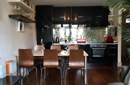 Tower Hill Apartment | Stylish 2 Bedroom Apartment with Views of Tower Bridge