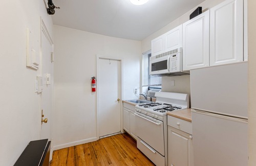 East Harlem Apartment | Prime 2 Bedroom Apt Near Park Ave with Great Amenities