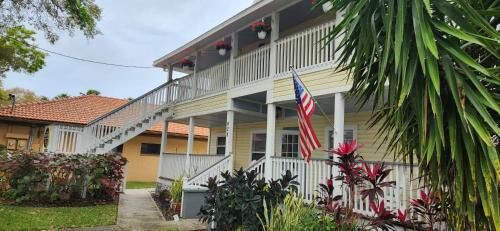 Downtown Dunedin Apartment | Beautiful 2 Bedroom Apartment with Ocean View in Dunedin