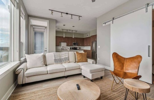 Downtown Austin Apartment | 2 Bedroom Austin Apartment with Awesome Views!