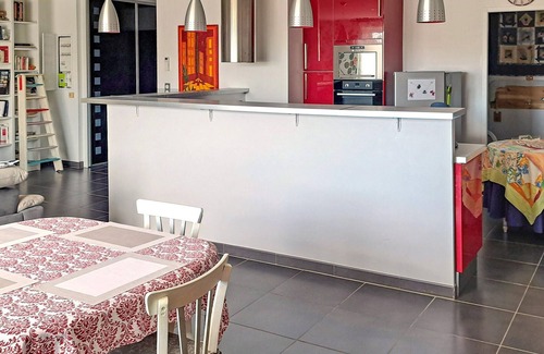 Sauvian Apartment | Stylish 2 Bedroom Accommodation in Sauvian with Spa