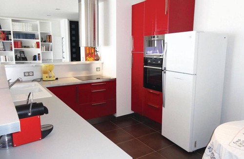 Sauvian Apartment | Stylish 2 Bedroom Accommodation in Sauvian with Spa