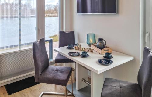 Tossens House | Scenic Lake View Home in Tossens - Family-Friendly Retreat