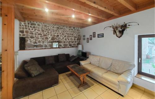 Bas-en-Basset House | Inviting Home in Bas-En-Basset with Family-Friendly Kitchen