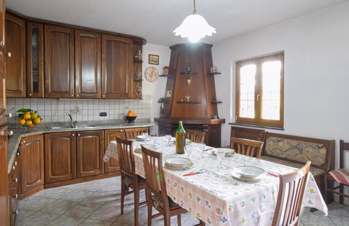 Chiaravalle Centrale House | Comfortable 2-Bedroom Retreat in Chiaravalle with Spa