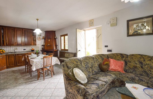 Chiaravalle Centrale House | Comfortable 2-Bedroom Retreat in Chiaravalle with Spa