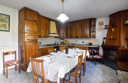 Chiaravalle Centrale House | Comfortable 2-Bedroom Retreat in Chiaravalle with Spa