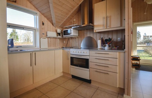 Hovborg House | Family-Friendly Vacation Home with Pool and Spa Amenities