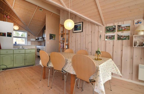 Hovborg House | Family-Friendly Vacation Home with Pool and Spa Amenities