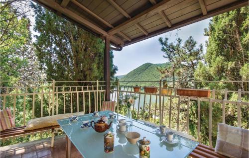 Piediluco House | Cozy Home in Piediluco with Child-Friendly Amenities