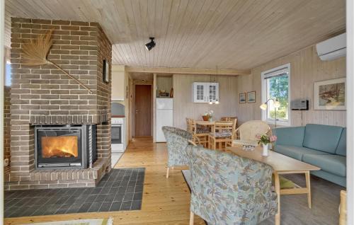 Juelsminde House | Cozy Home in Juelsminde with Family-Friendly Kitchen