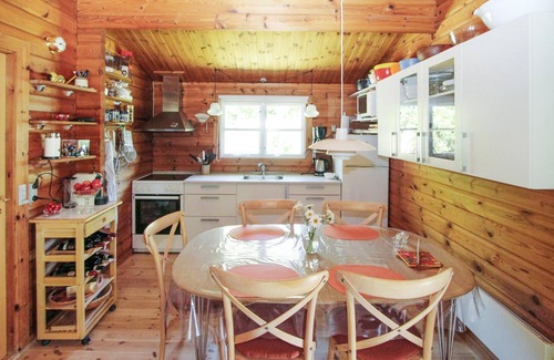 Marup House | Cozy Beachfront Getaway with Spa and Family-Friendly Amenities