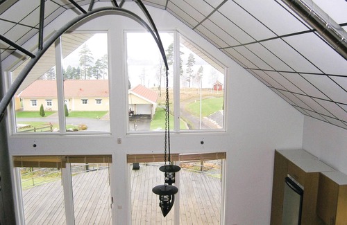 Mansarp House | Experience a Unique Boat-Inspired Retreat by the Lake