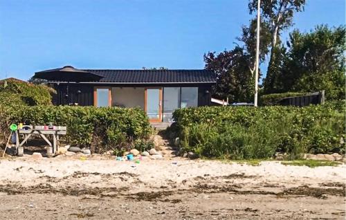 Ronde House | Oceanfront 2 Bedroom Home in Rønde with Child-Friendly Amenities