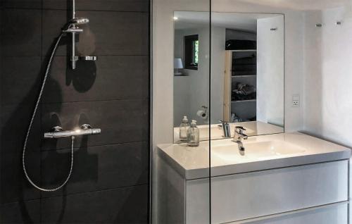 Ronde House | Oceanfront 2 Bedroom Home in Rønde with Child-Friendly Amenities
